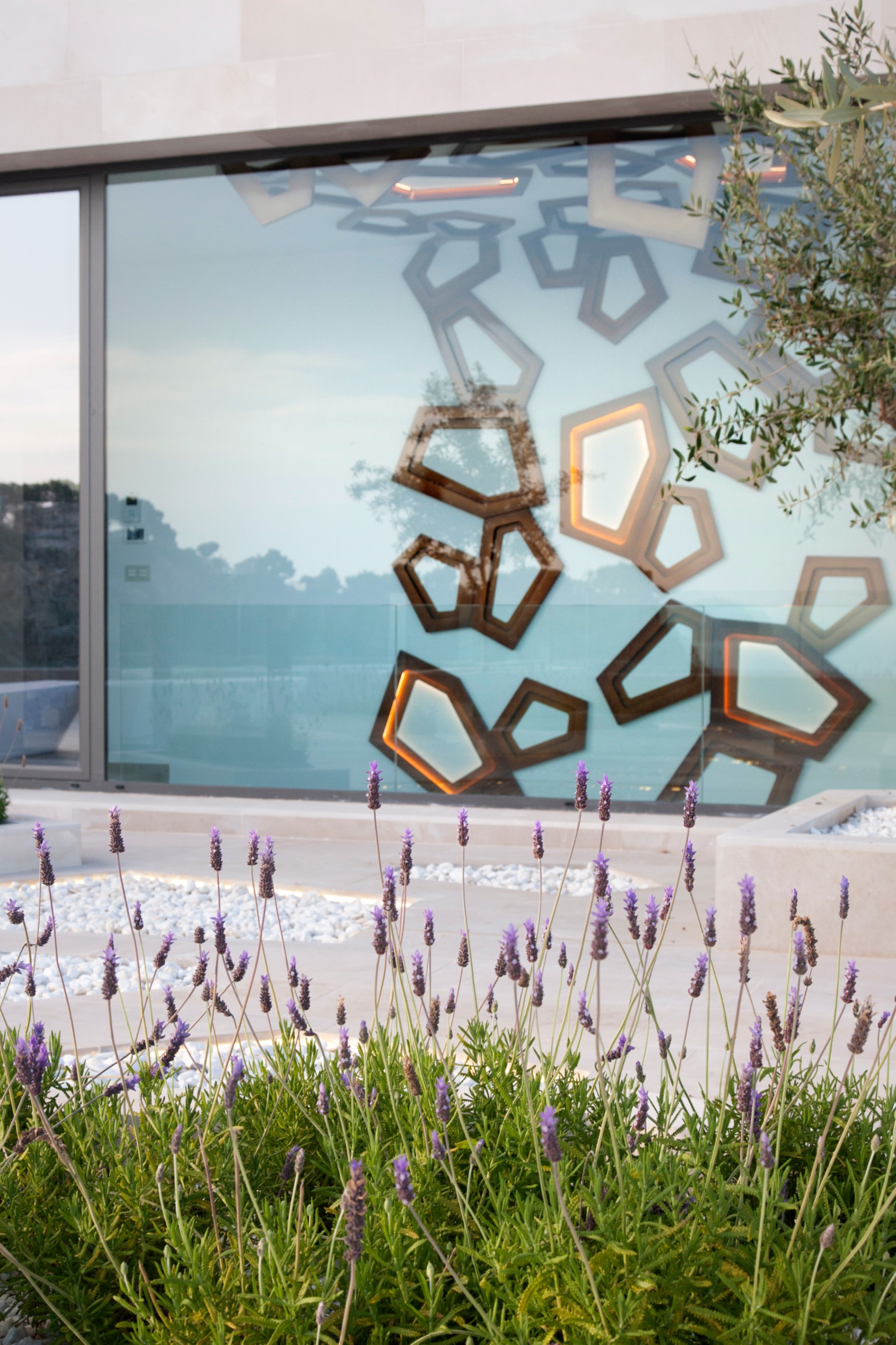 Contrasting textures,