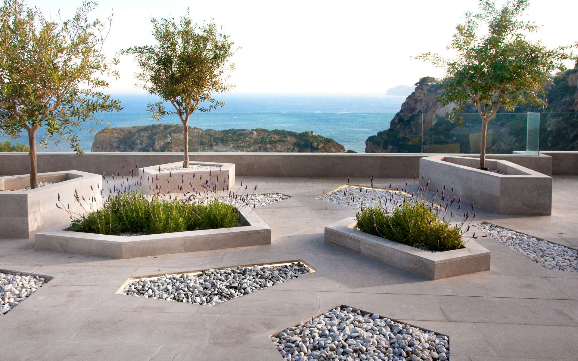 Contrasting textures,